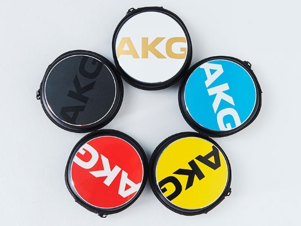 人気 イヤホン ケース akg