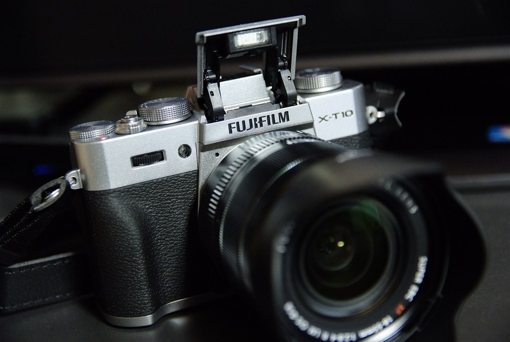 シルバーのほうが人気ですね』 富士フイルム FUJIFILM X-T10