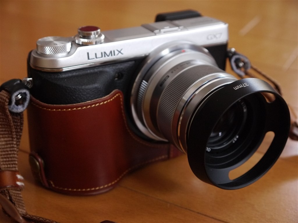 GX8の純正革ケースの造りが・・』 パナソニック LUMIX DMC-GX8H 高倍率ズームレンズキット のクチコミ掲示板 - 価格.com