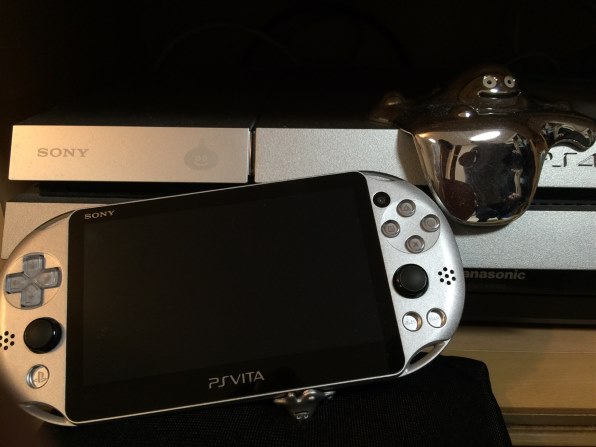 SIE PlayStation Vita (プレイステーション ヴィータ