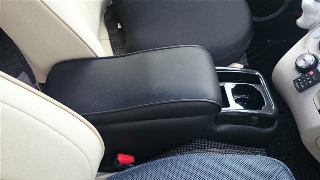 運転席収納について トヨタ シエンタ 15年モデル のクチコミ掲示板 価格 Com
