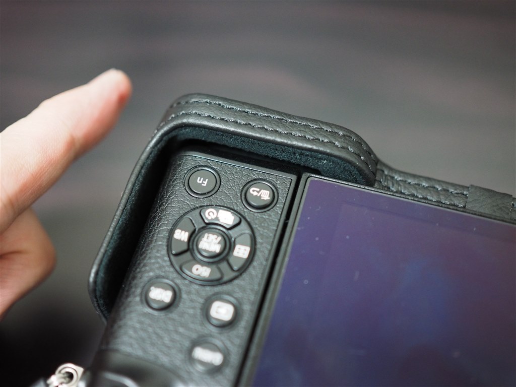 GX8の純正革ケースの造りが・・』 パナソニック LUMIX DMC-GX8H 高倍率