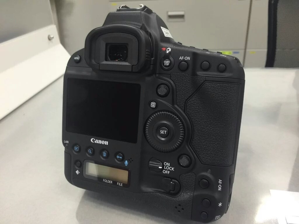 実機を触ってみて、感じた感想等』 CANON EOS-1D X Mark II ボディ の