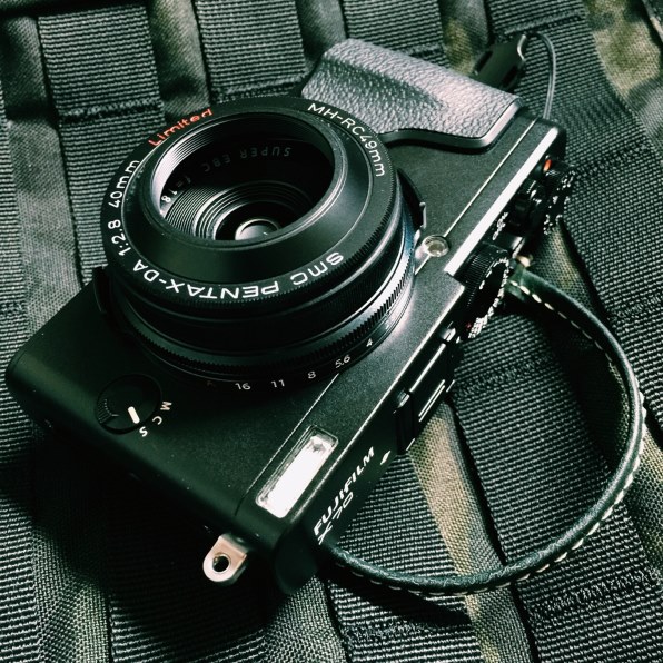 ドームフードどうでしょう』 富士フイルム FUJIFILM X70 の