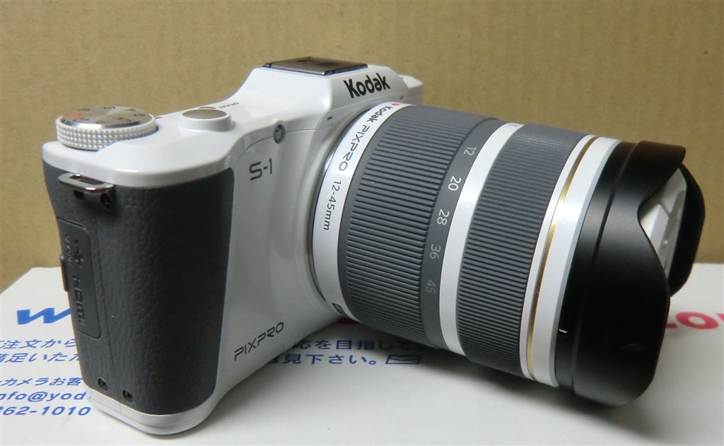 kodak pixpro s-1用の外付けEVFとレンズフードはありませんか