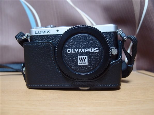 ストラップとボディジャケットを取り付けました』 オリンパス OLYMPUS