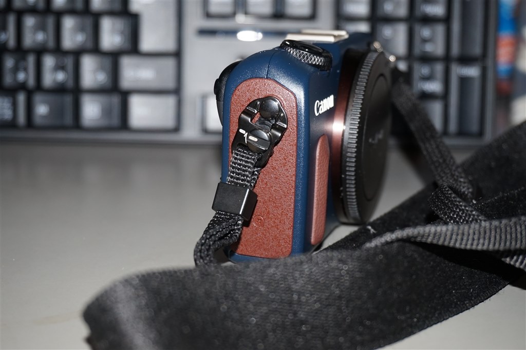 ストラップについて』 CANON EOS M2 トリプルレンズキット のクチコミ