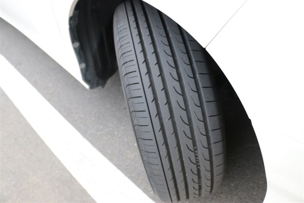 価格良し。性能良し。ただし摩耗が・・・・』 YOKOHAMA BluEarth RV-02 205/65R16 95H のクチコミ掲示板 -  価格.com