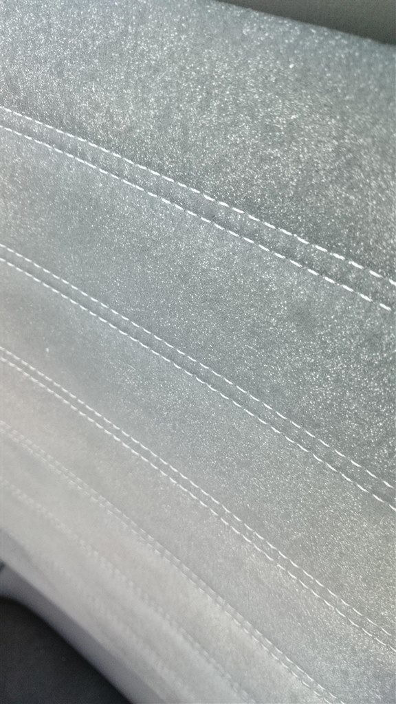 新型シートの表面に白い粉 劣化について 三菱 アウトランダーphev のクチコミ掲示板 価格 Com