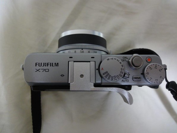 超激レア FUJIFILM純正非売品Xサムレスト早い者勝ち X70に使えるサムレストご存知ありませんか？』 富士フイルム