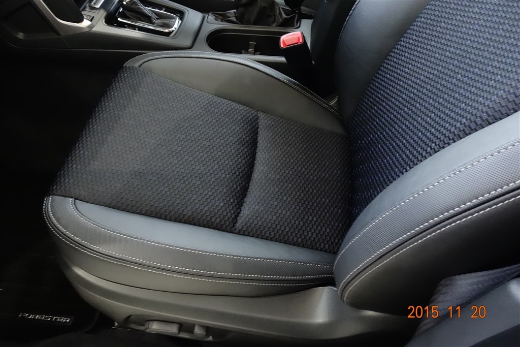 運転席シートの合成革皮の劣化について スバル フォレスター 12年モデル のクチコミ掲示板 価格 Com