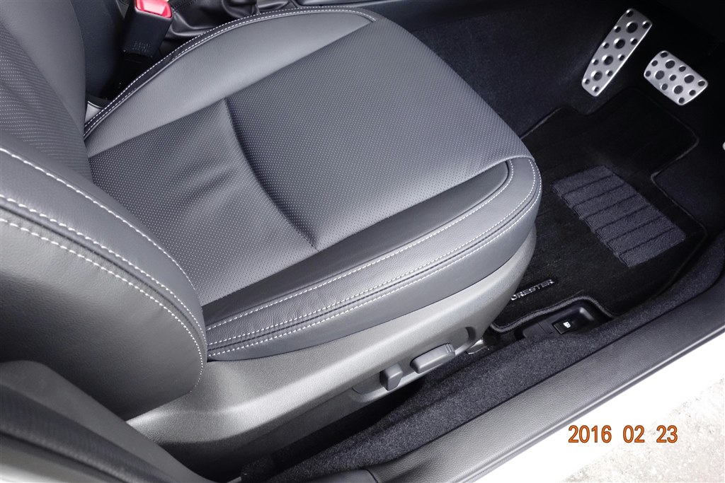 運転席シートの合成革皮の劣化について スバル フォレスター 12年モデル のクチコミ掲示板 価格 Com