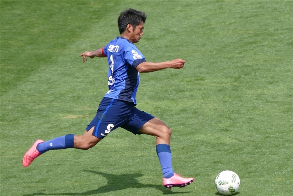 サッカーの撮影をしたい』 CANON EOS 70D ダブルズームキット の