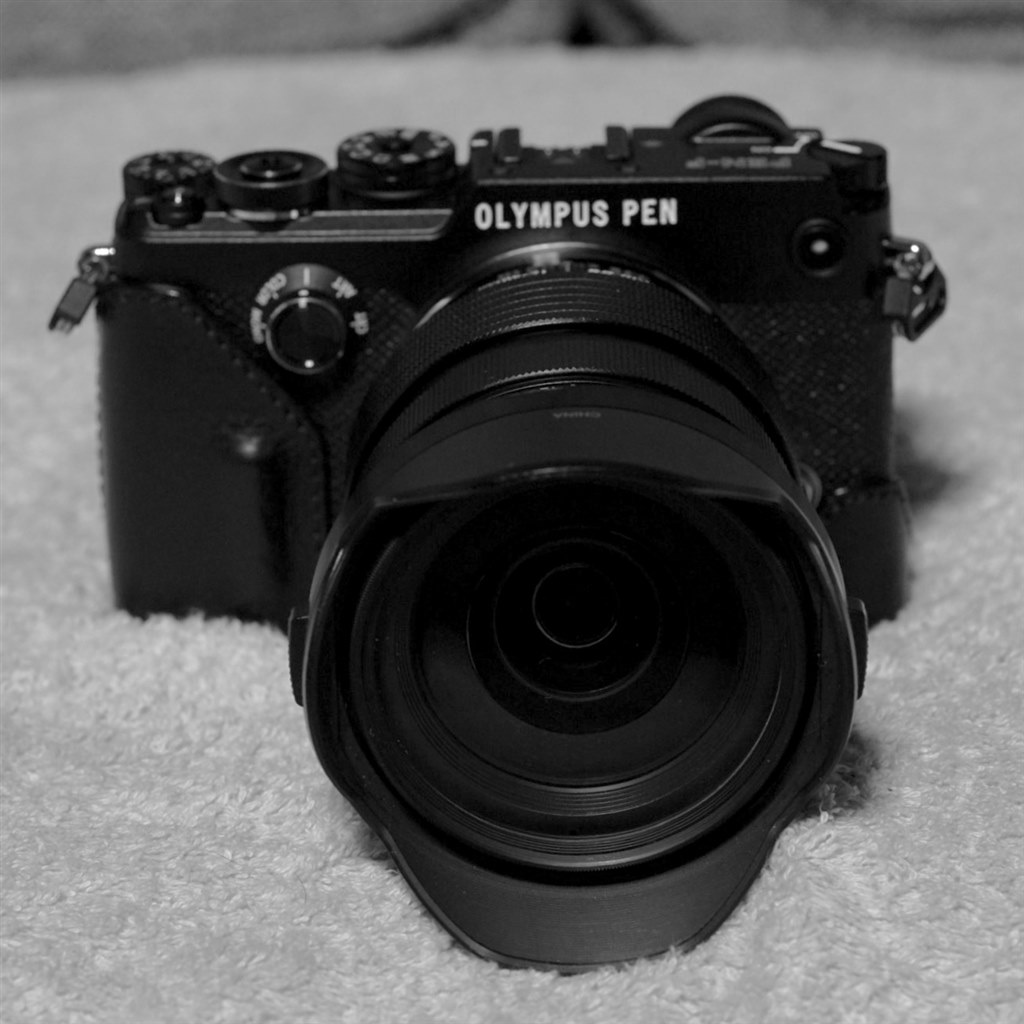 ズームレンズをつけた時の外観(12-40mm F2.8)』 オリンパス ズームレンズをつけた時の外観(12-40mm F2.8)』 オリンパス