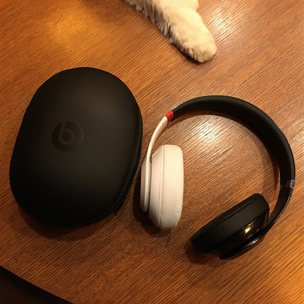 ビーツ・エレクトロニクス studio wireless MP1F2PA/A [グロス