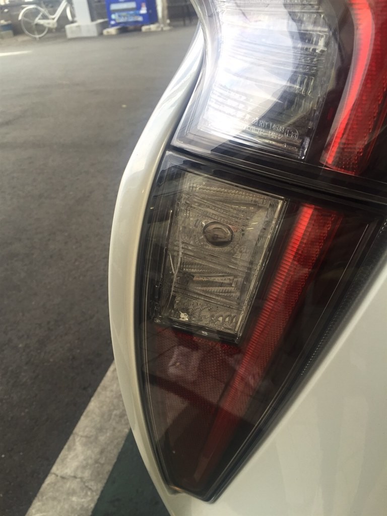 テールランプヒビ割れ』 トヨタ プリウス 2015年モデル のクチコミ 