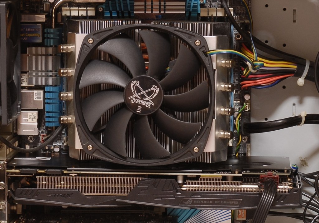 CPUソケット中心部とPCIexpress×16との間隔』 ASUS X99-DELUXE