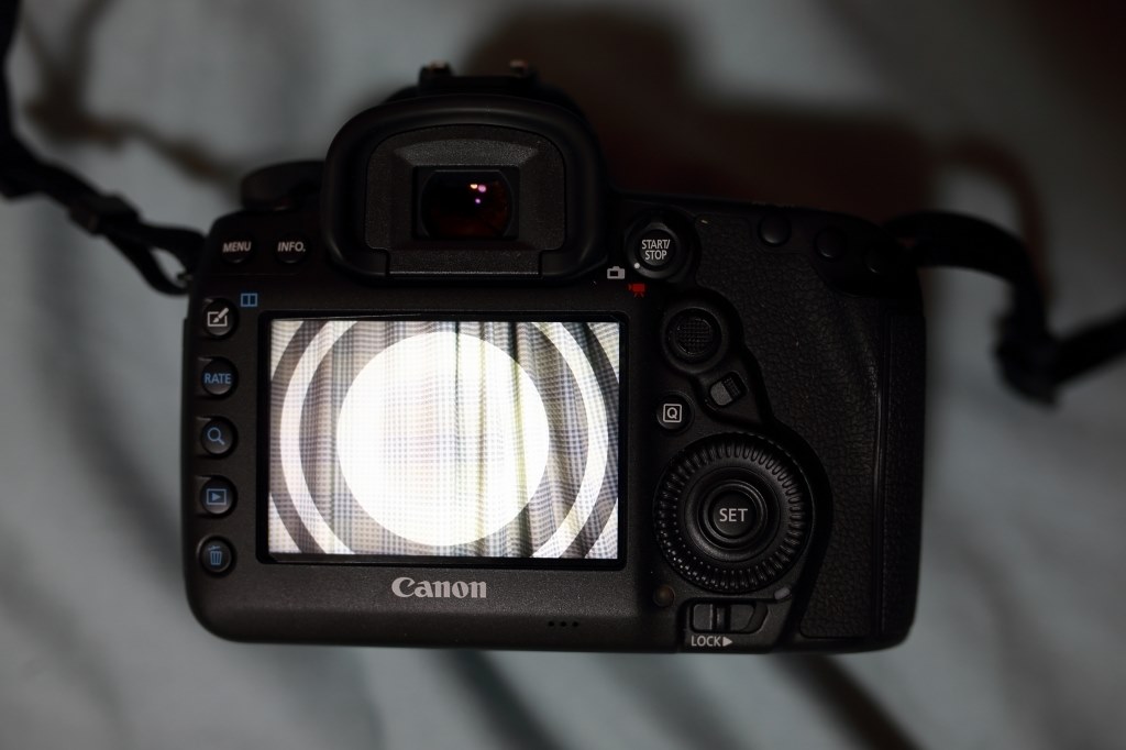 35mm F1.4 DG HSM 開放時のモニター表示の不具合』 CANON EOS 5D Mark