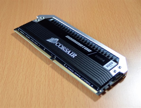 Corsair CMD16GX4M4B3000C15 [DDR4 PC4-24000 4GB 4枚組]投稿画像