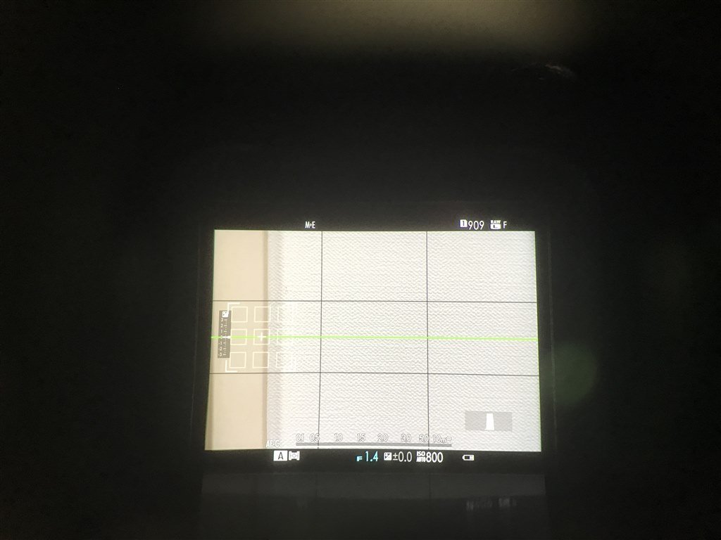 EVFと背面液晶の色の差で支障が出ます（液晶の黄色さ）』 富士フイルム