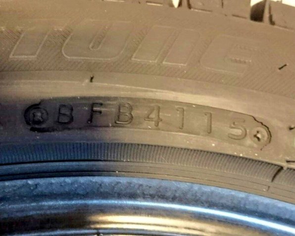 車のパーツ 165/55R14   72Q  BLIZZAK REVO GZ ブリヂストン [1本] BLIZZAK REVO GZ 165/55R14 72Q投稿画像・動画