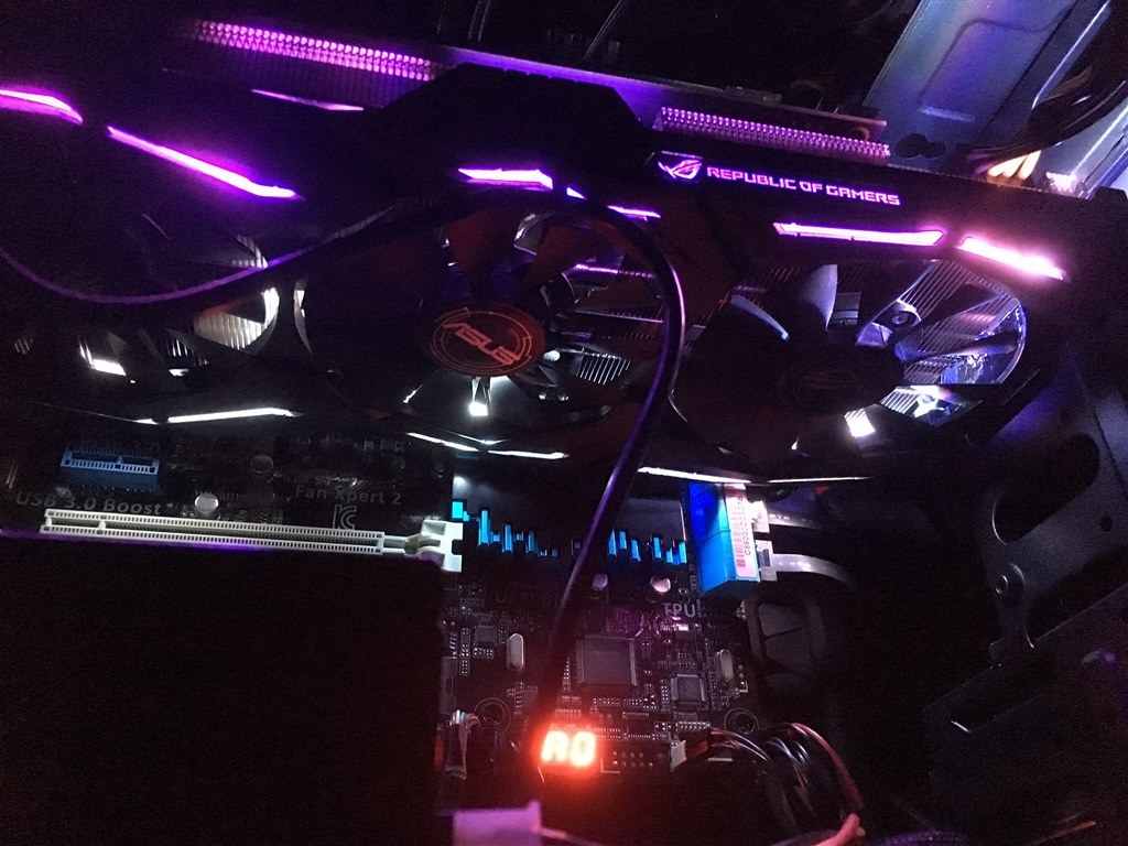 LEDで白に光らせると？』 ASUS ROG STRIX-GTX1070-8G-GAMING