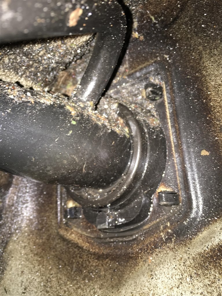 給油口わきからの泥水 ホンダ ステップワゴン スパーダ 15年モデル のクチコミ掲示板 価格 Com