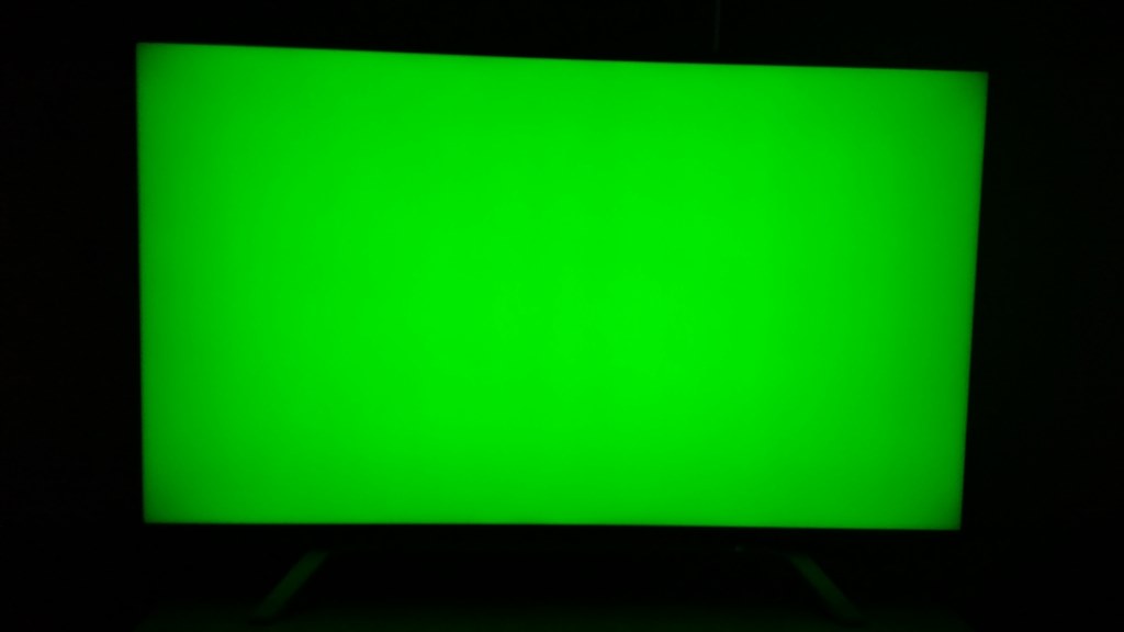 縦縞状の色ムラ』 東芝 REGZA 43Z700X [43インチ] のクチコミ