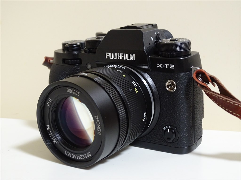 中一光学 SPEEDMASTER 35mm F0.95 II ボケ比較』 富士フイルム