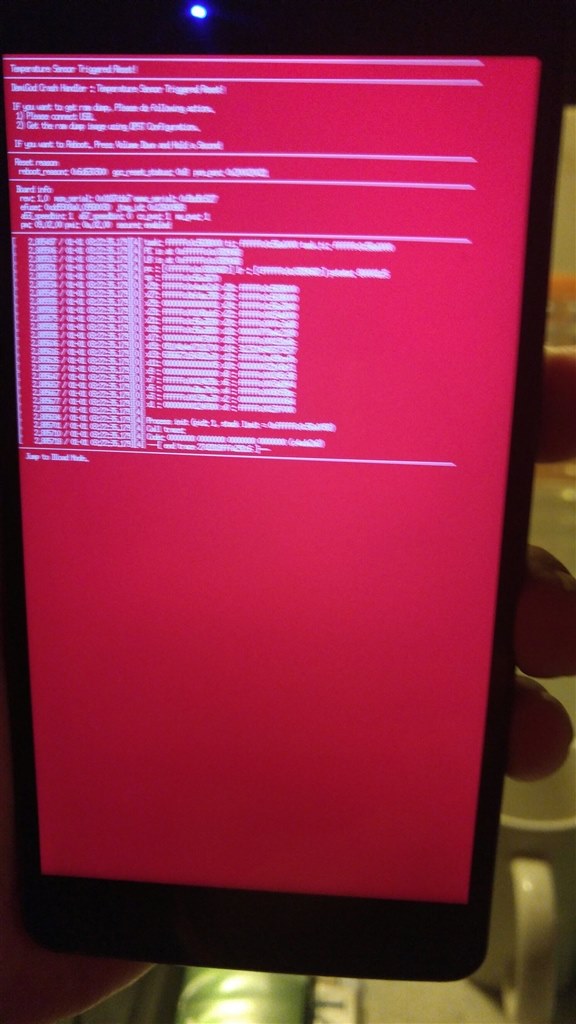 ついに再起動ループ！緑・赤に黒バックスクリーンでkernelcrash