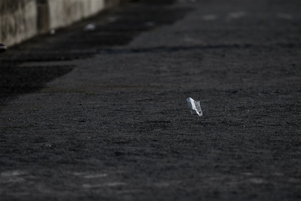 いいえ、彼は首を横に振る【訳あり品】NIKKOR 200-500mm お知恵を貸してください』 ニコン AF-S NIKKOR 200-500mm f/5.6E