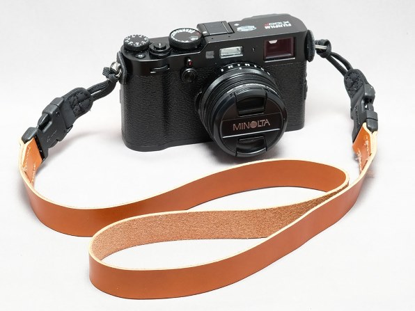FUJIFILM X100S コンパクトデジタルカメラ　モノグラムストラップ付 FUJIFILM X100S コンパクトデジタルカメラモノグラムストラップ付