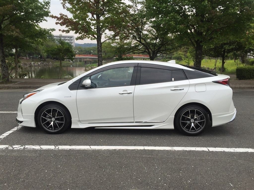 プリウス50前期モデリスタ2点セット 50プリウス、50プリウス前期