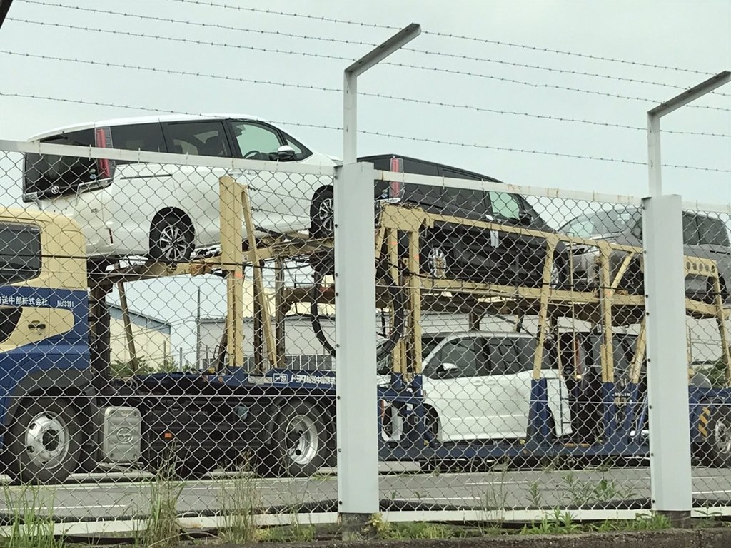 新型エスクァイアの実物写真が公開 トヨタ エスクァイア 14年モデル のクチコミ掲示板 価格 Com