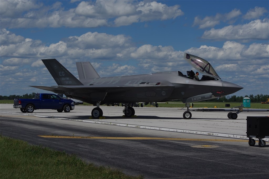 飛んでいる物のピント精度をあげるためには？』 ペンタックス HD