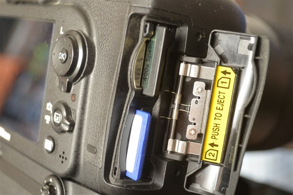 sdでデュアルカードにしてほしかった』 CANON EOS 6D Mark II