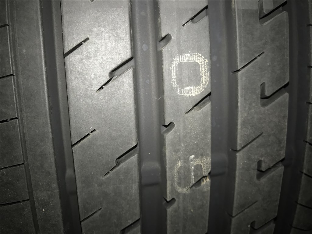 現状のタイヤ溝が4mmとなり交換を検討中です ダンロップ Veuro Ve303 215 55r17 94v のクチコミ掲示板 価格 Com