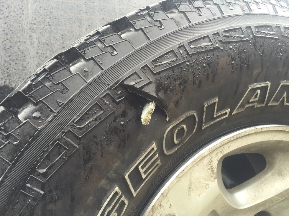 石でパンクしました。』 YOKOHAMA GEOLANDAR A/T G015 245/65R17 111H XL のクチコミ掲示板 - 価格.com