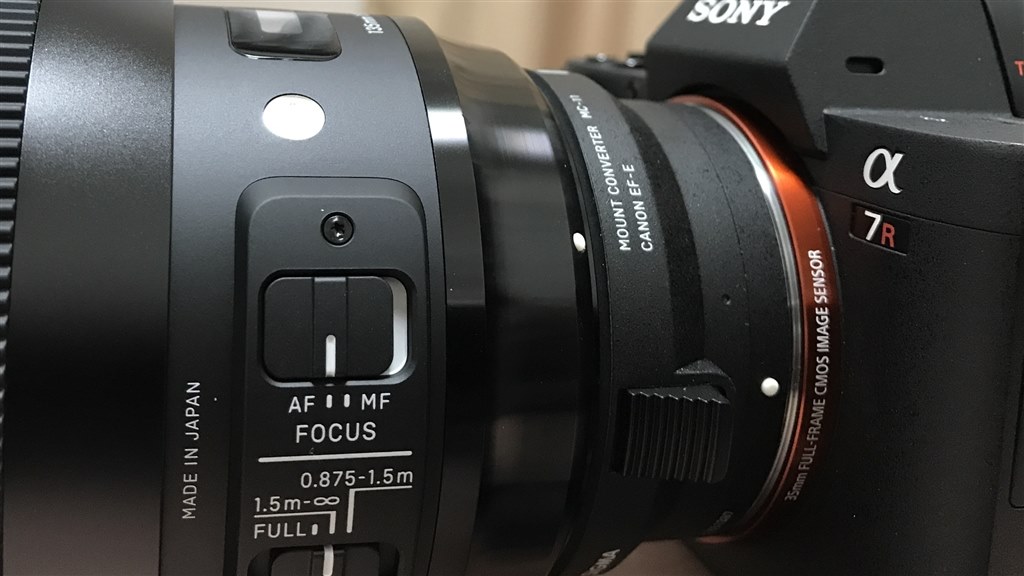 重量バランス』 CANON EOS 9000D EF-S18-135 IS USM レンズキット の