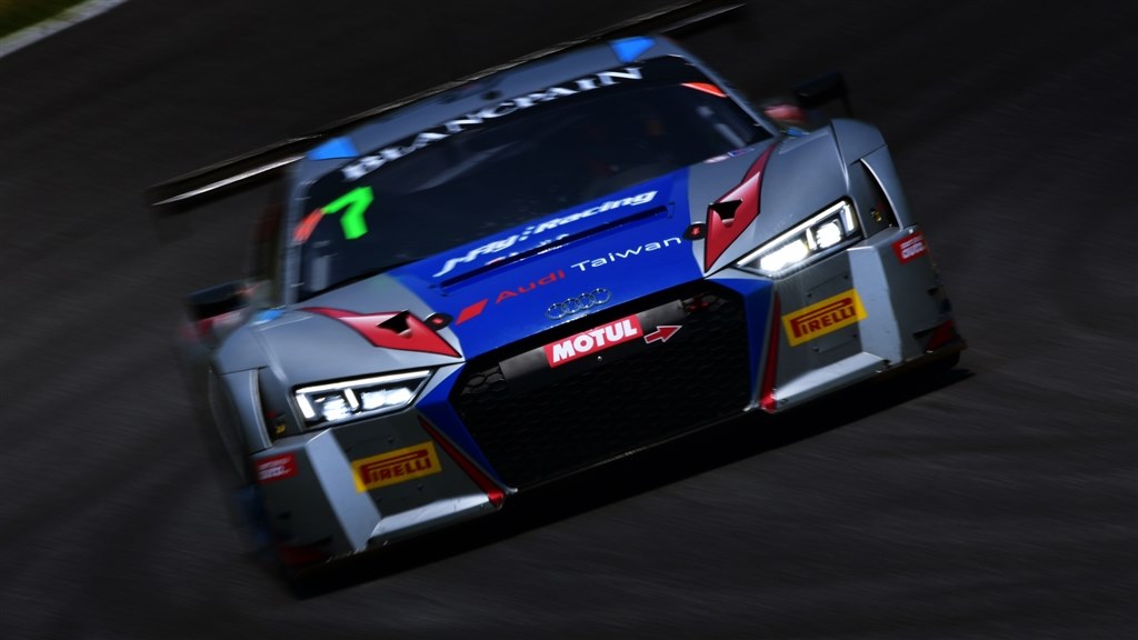 モータースポーツ観戦での使用』 CANON EOS 9000D ダブルズーム