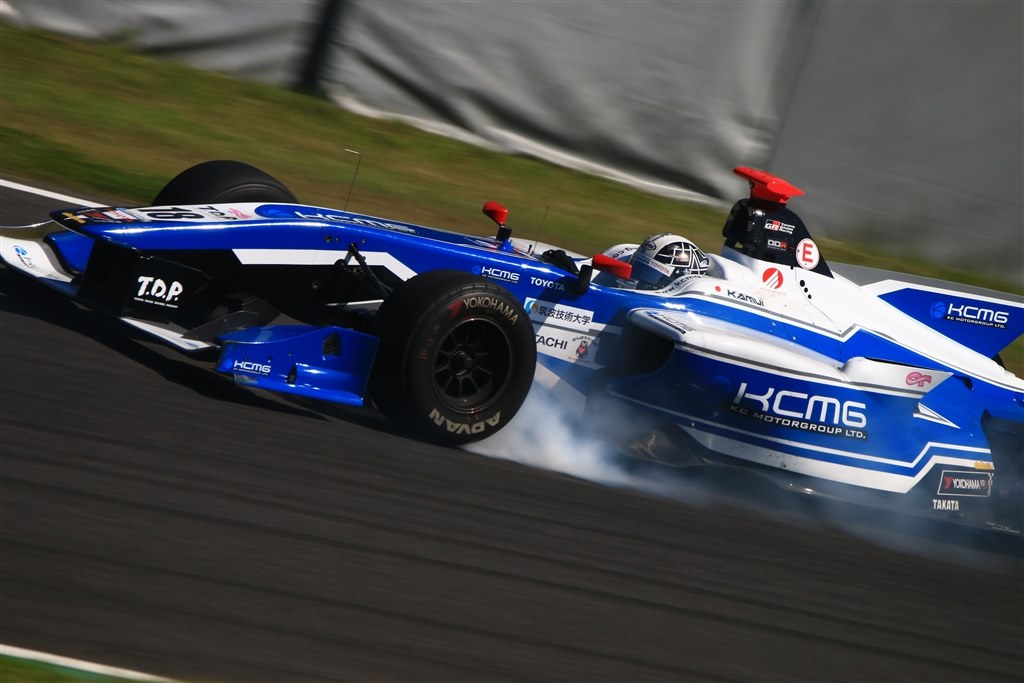 モータースポーツ観戦での使用』 CANON EOS 9000D ダブルズーム