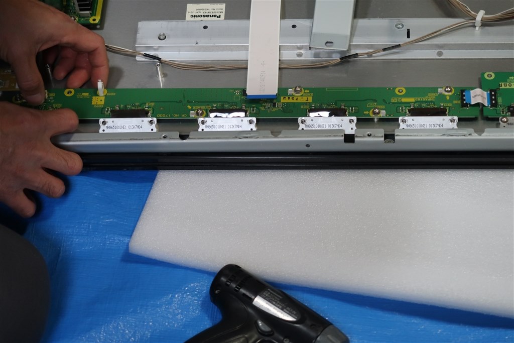 左上のプラズマパネルの修理』 パナソニック 3D VIERA TH-P65VT2 [65インチ] のクチコミ掲示板 - 価格.com