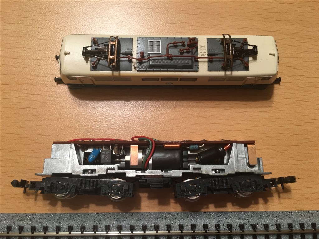 ホテルで遊ぼう(^O^)／５（SpurN編）その３ 80年代の電気機関車』 カトー ユニトラックコンパクト曲線線路R117mm45°(4本入)  20-176 のクチコミ掲示板 - 価格.com