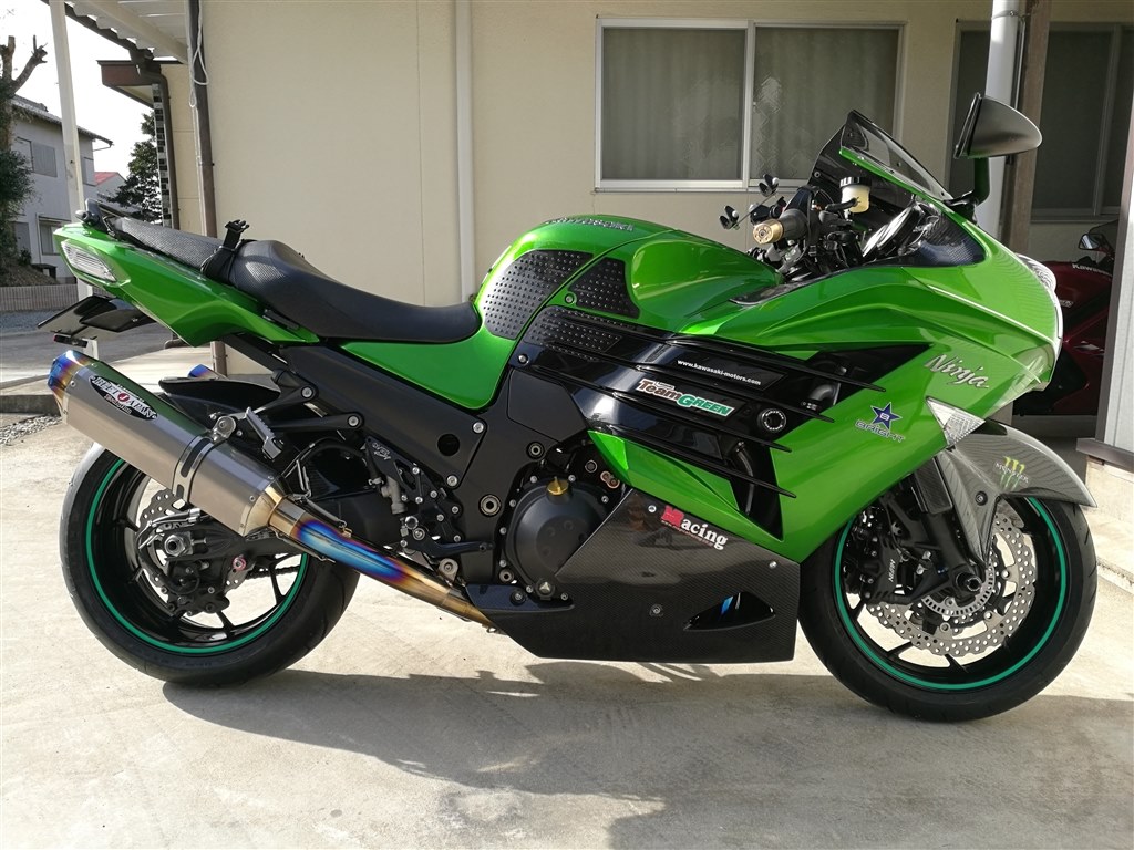 プチカスタム「リムテープ」』 カワサキ ZZR1400 のクチコミ掲示板