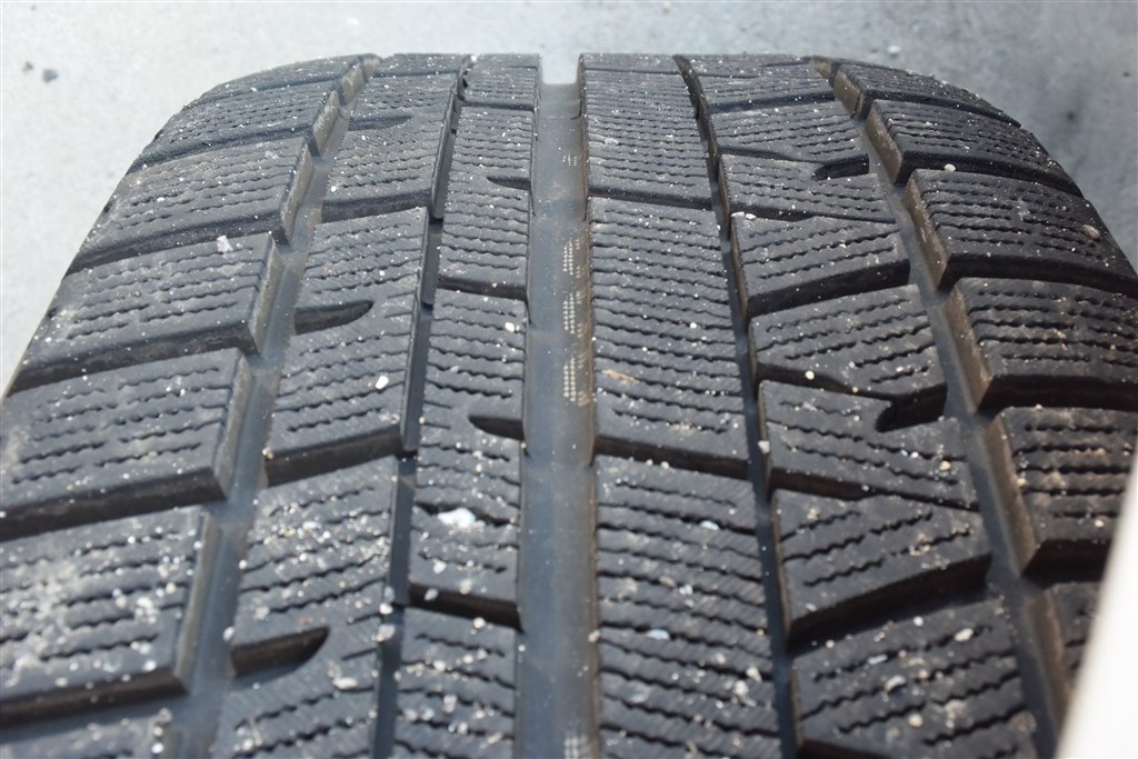 215 55 r17 スタッドレス ice guard ig50 plus | タイヤ接地面が平坦