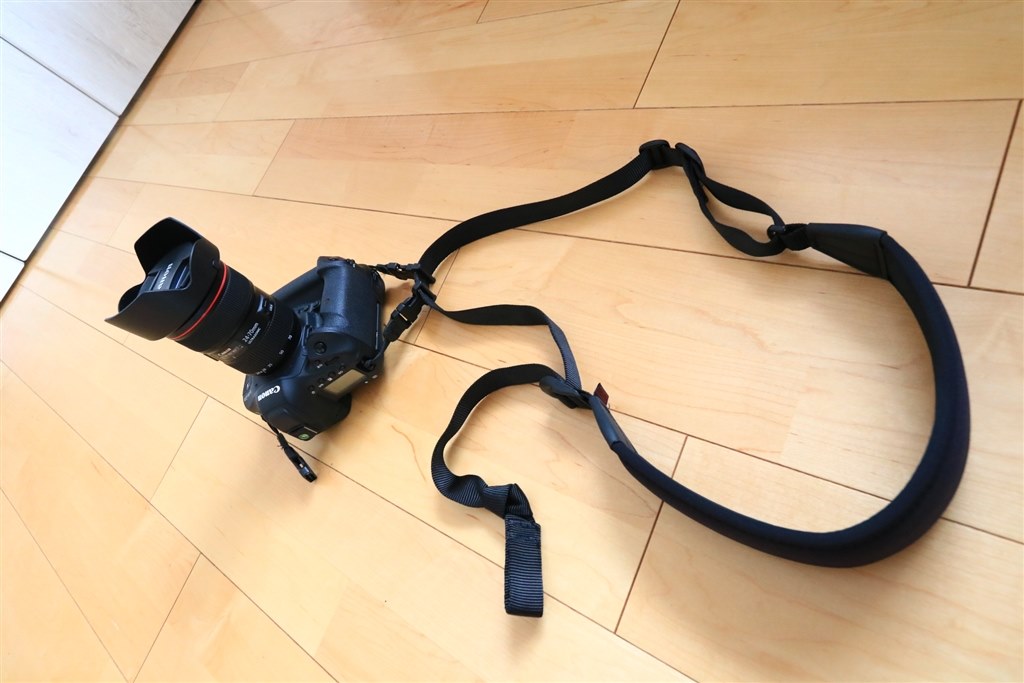 デジタル一眼レフ キヤノン EOS-1D MarkⅢ CPSストラップ付 美品 デジタル一眼レフ キヤノン EOS-1D MarkⅢ CPSストラップ付 美品