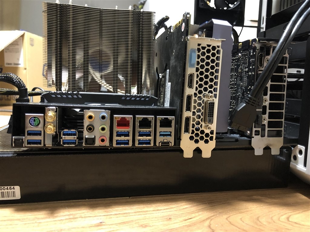 グラフィックボードが挿せない』 ASRock Fatal1ty X399 グラフィックボードが挿せない』 ASRock Fatal1ty X399