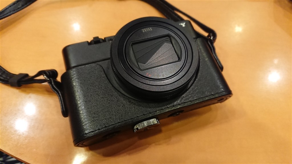 ①カメラ本体箱説明書SonyDSC-RX100M6 黒の純正ジャケット・ケース付属