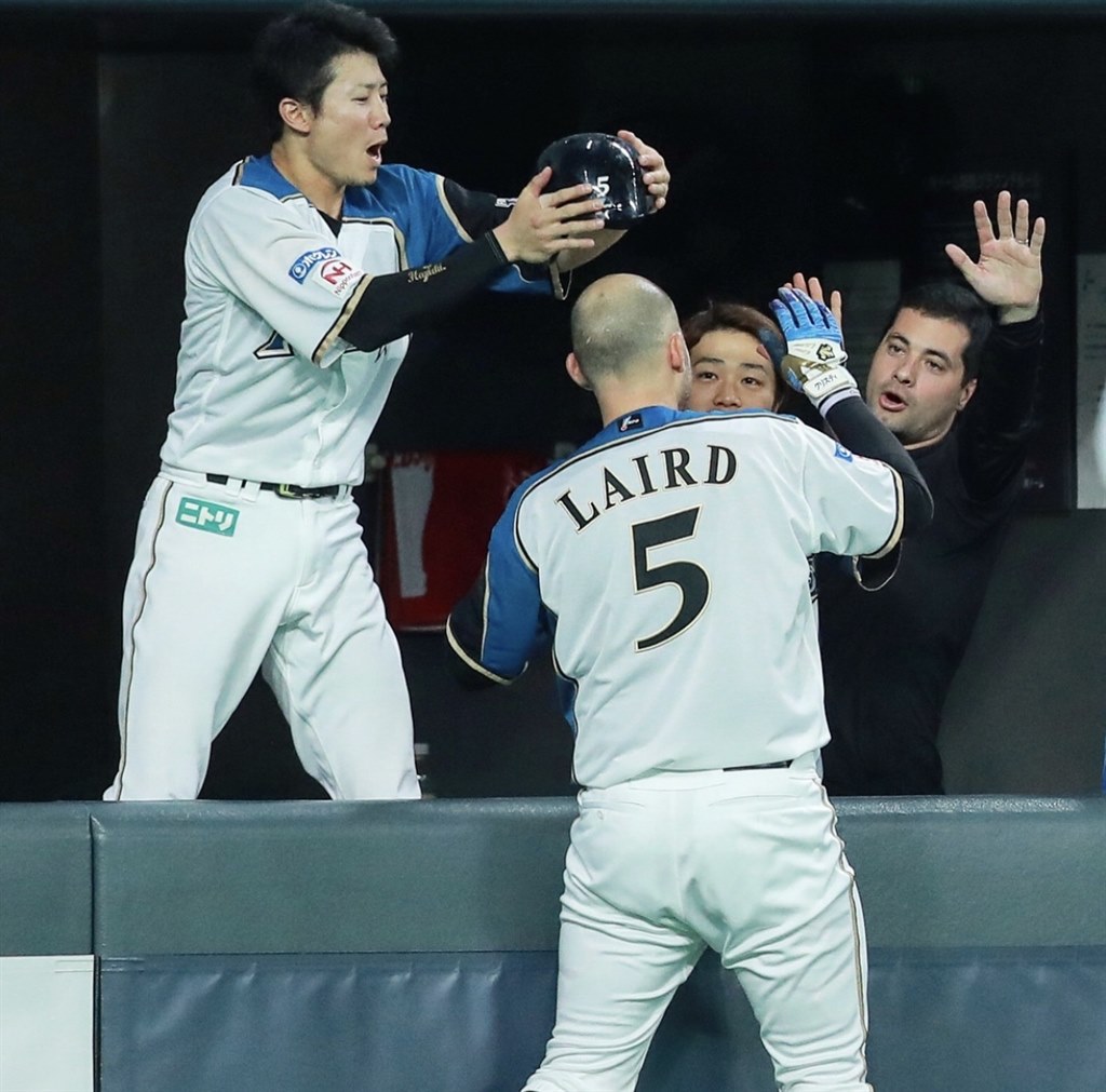 プロ野球の撮影にオススメレンズ Canon Ef70 300mm F4 5 6 Is Ii Usm のクチコミ掲示板 価格 Com