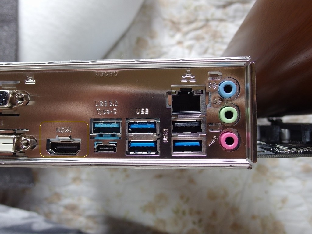 グラボのHDMI差し込み口』 Thermaltake Versa H26 のクチコミ掲示板